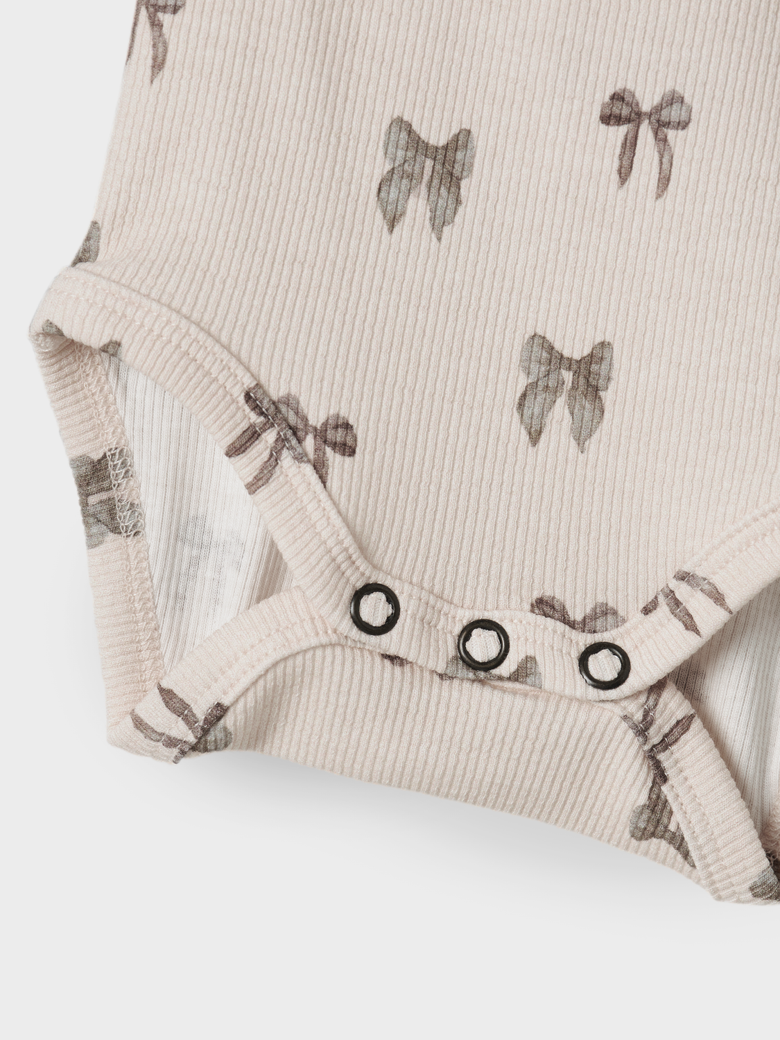 model_shot-front_full